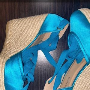 Blue wedges